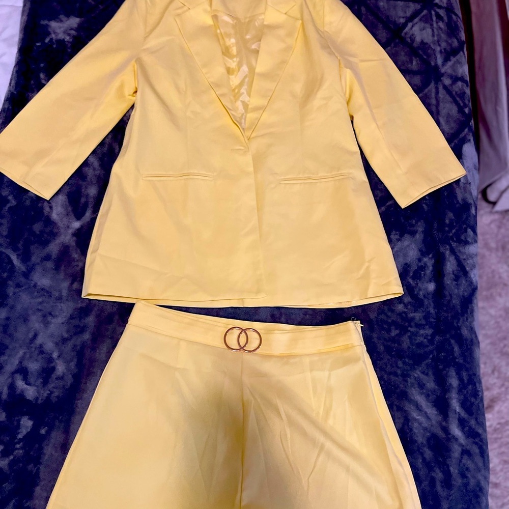 Notched Collar Blazer & O ring detail shorts set